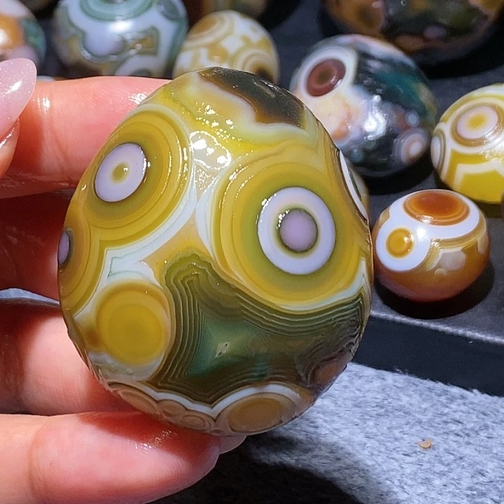 玛瑙/玉髓未镶嵌珠宝奇石61