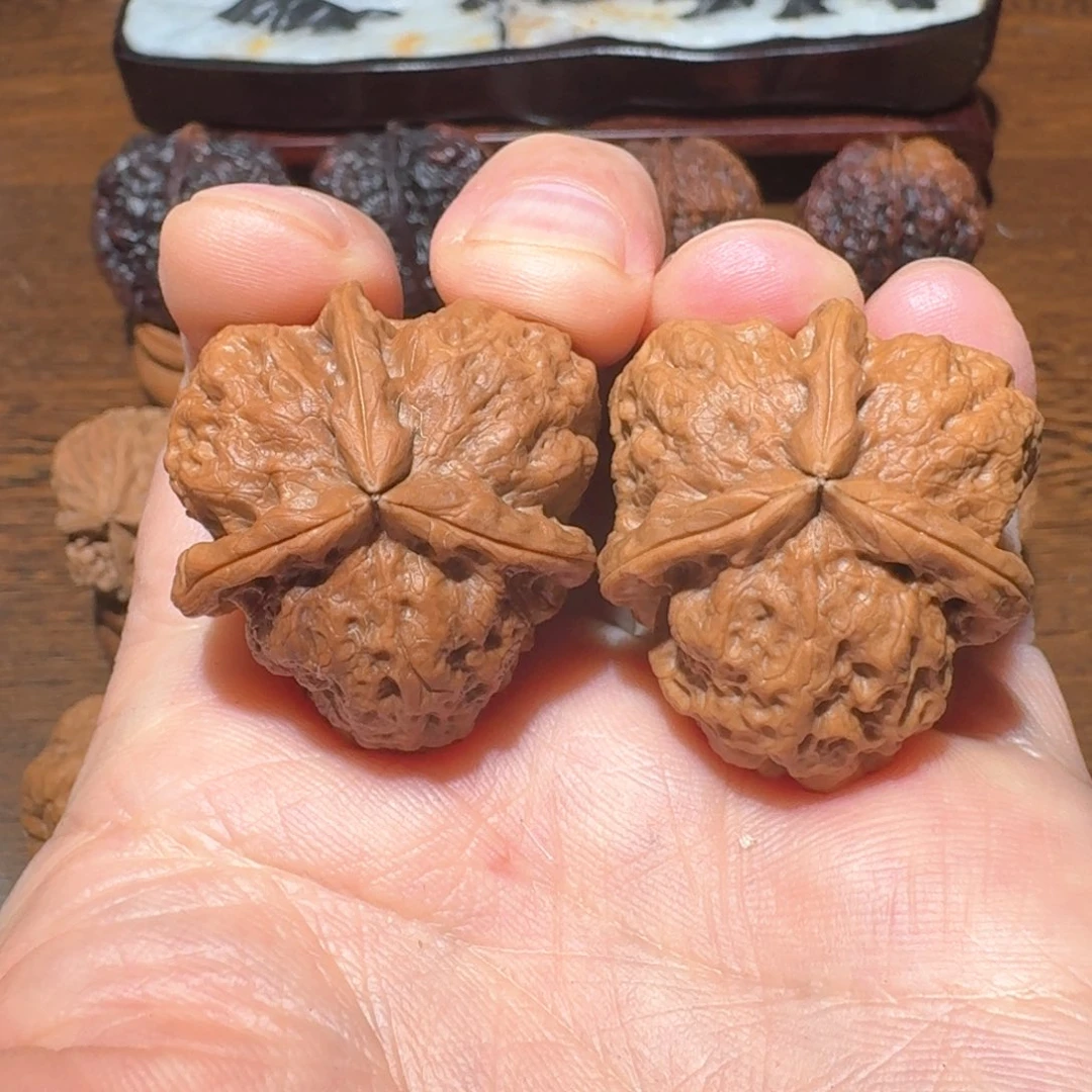 文玩核桃吊坠三棱