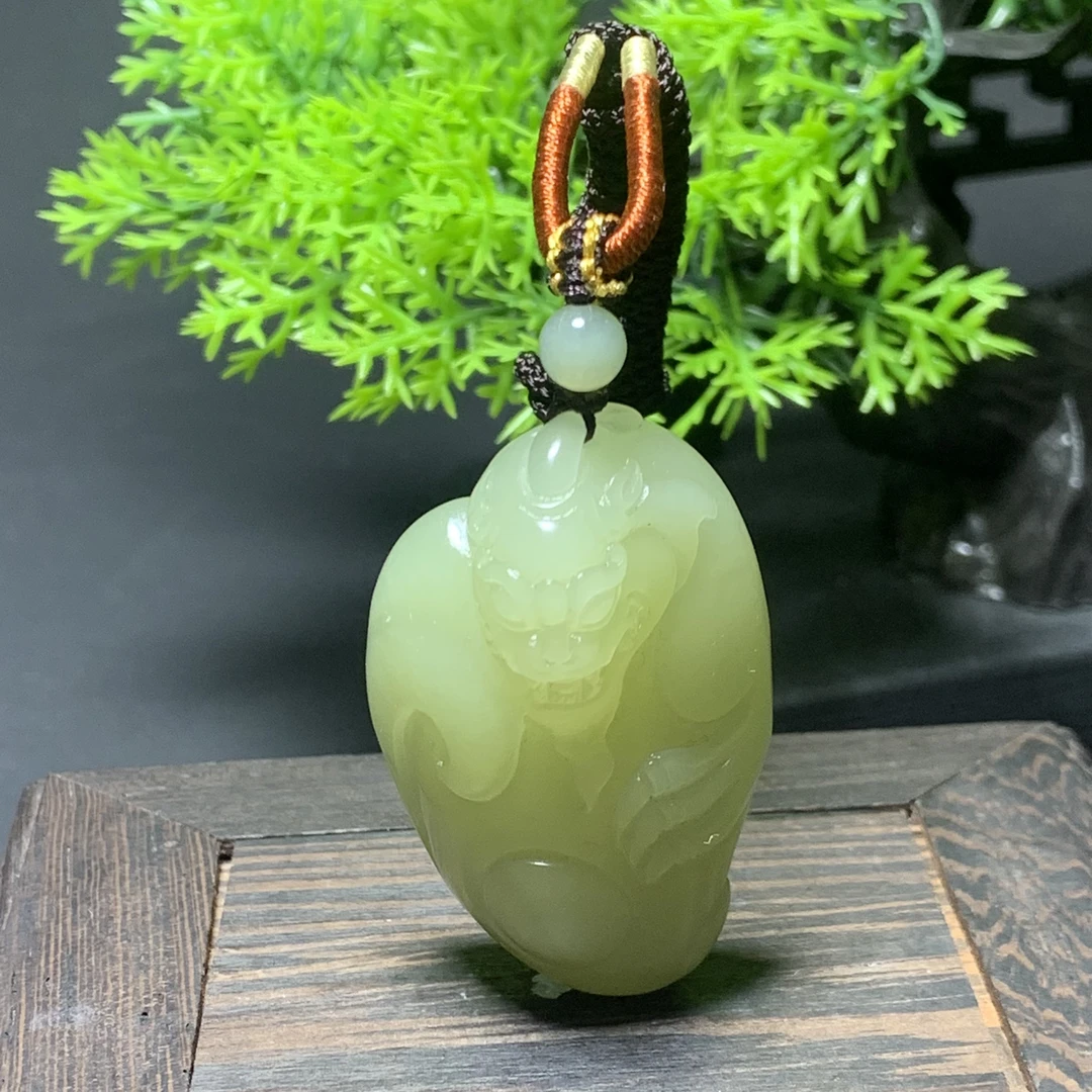 D2892珠宝玉石精选和田玉吊坠