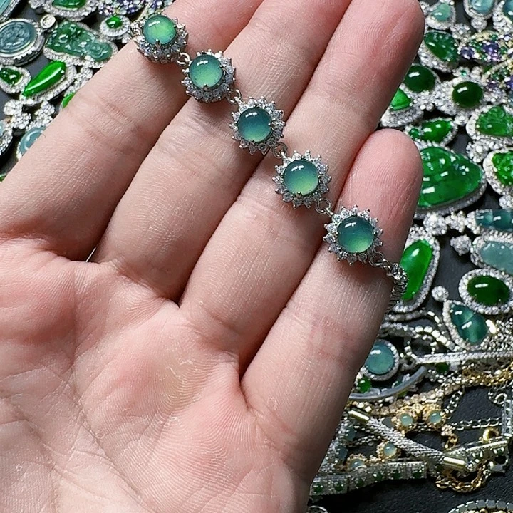 翡翠颈饰未镶嵌天然A货翡翠放漏