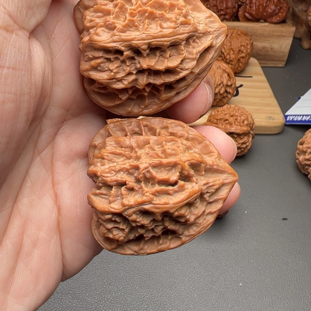 文玩核桃把件精品红牛