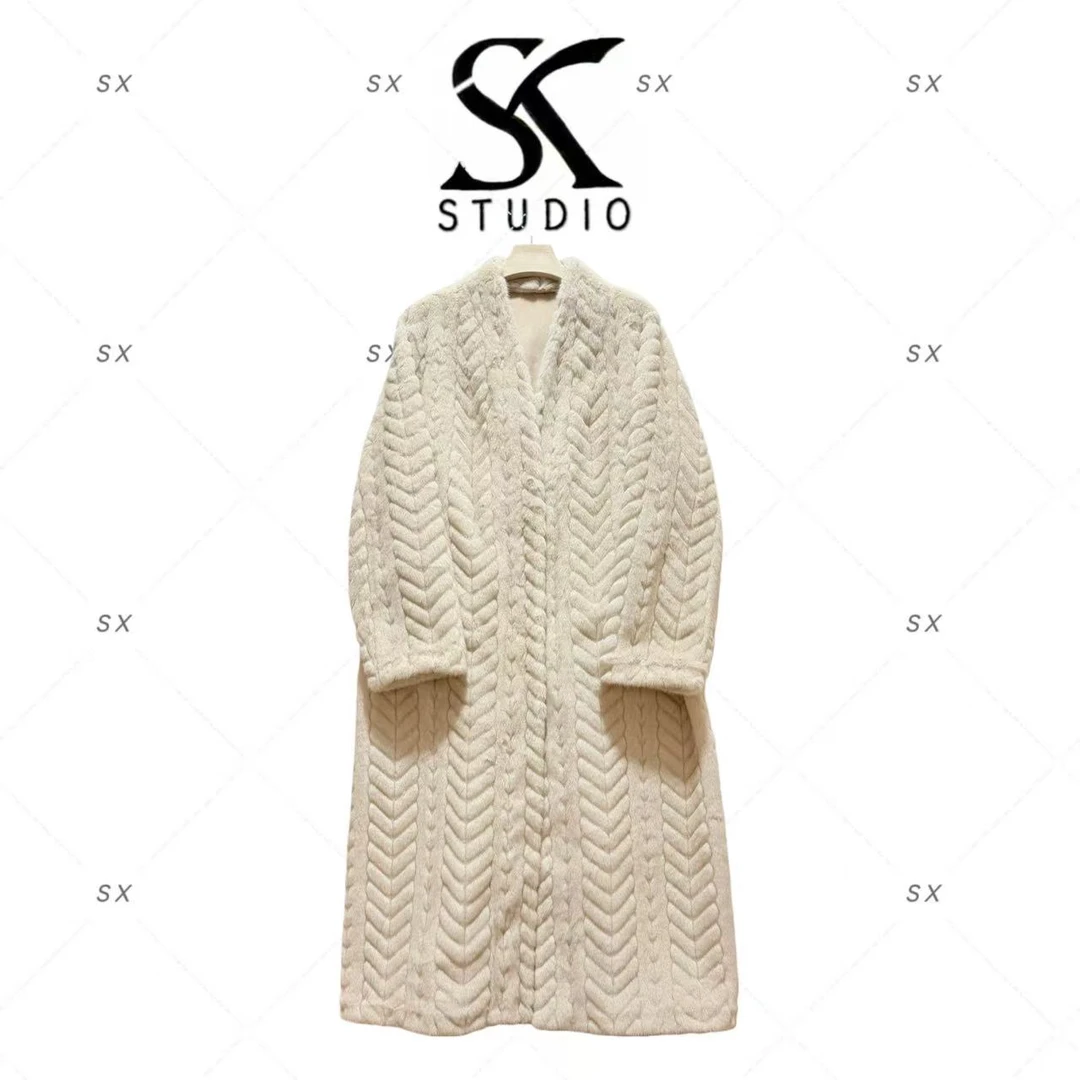 9062轻奢女款时尚外套2511