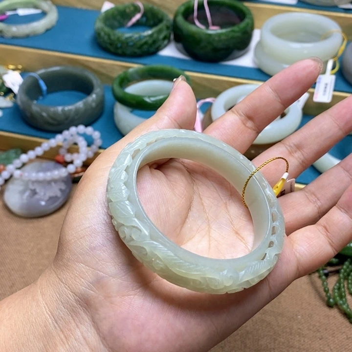 和田玉手镯5657圈口48未镶嵌