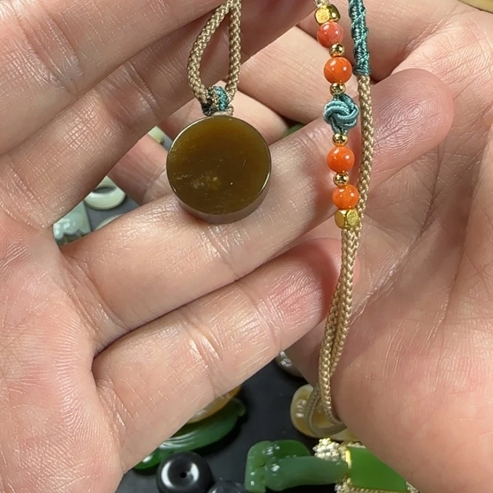 和田玉未镶嵌颈饰福利活动