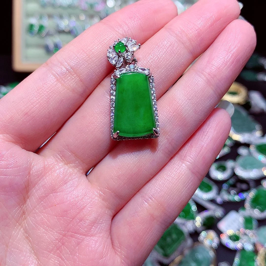 【闪购商品】翡翠吊坠(不含链)未镶嵌