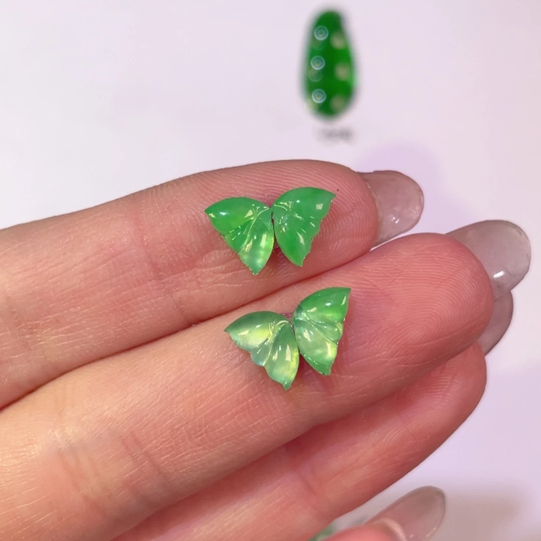 翡翠未镶嵌颈饰裸石