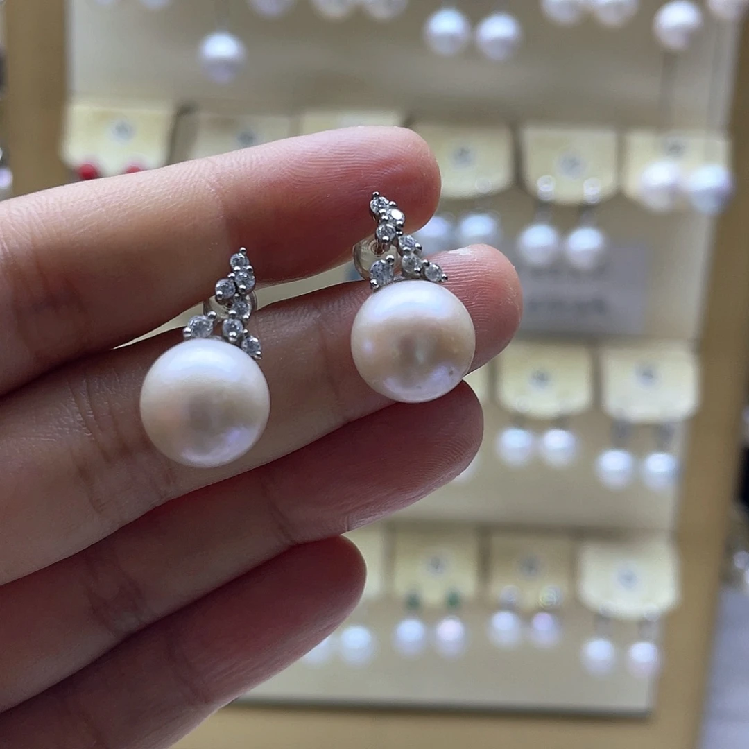 淡水珍珠银S925镶嵌耳饰