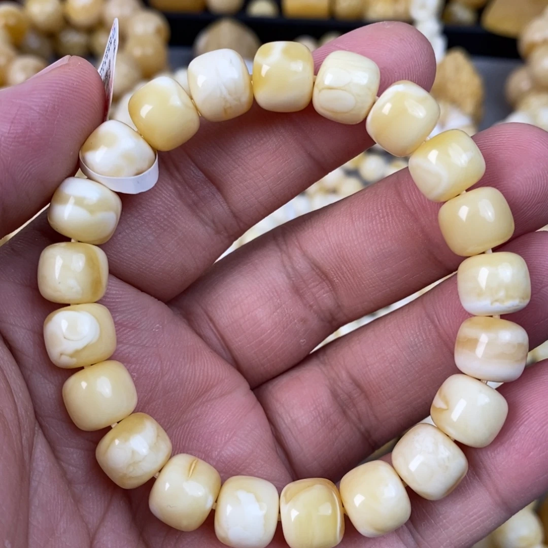 蜜蜡未镶嵌珠宝奇石10.8mm 16.1g