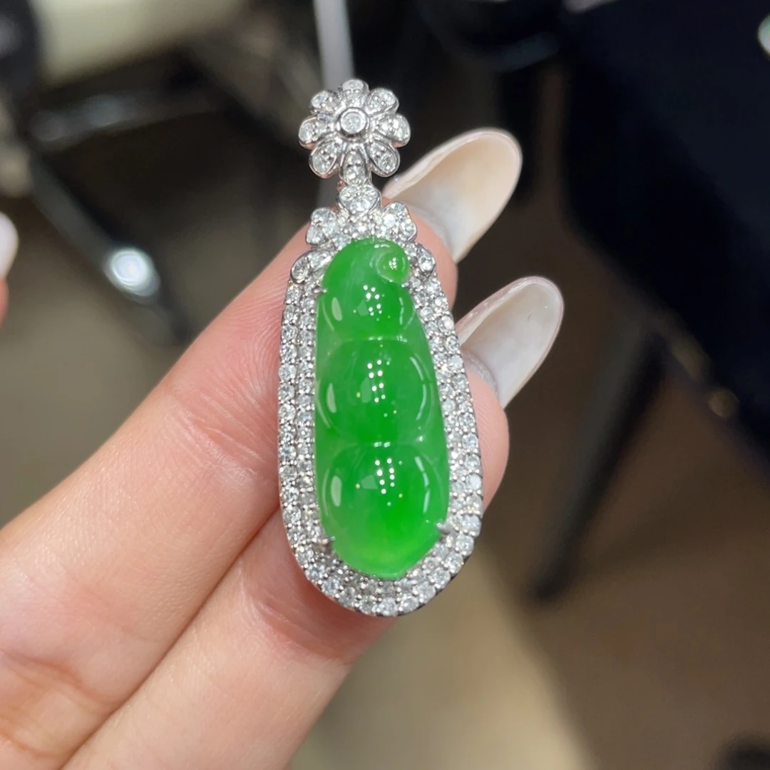 翡翠颈饰18K金镶嵌天然缅甸翡翠a货