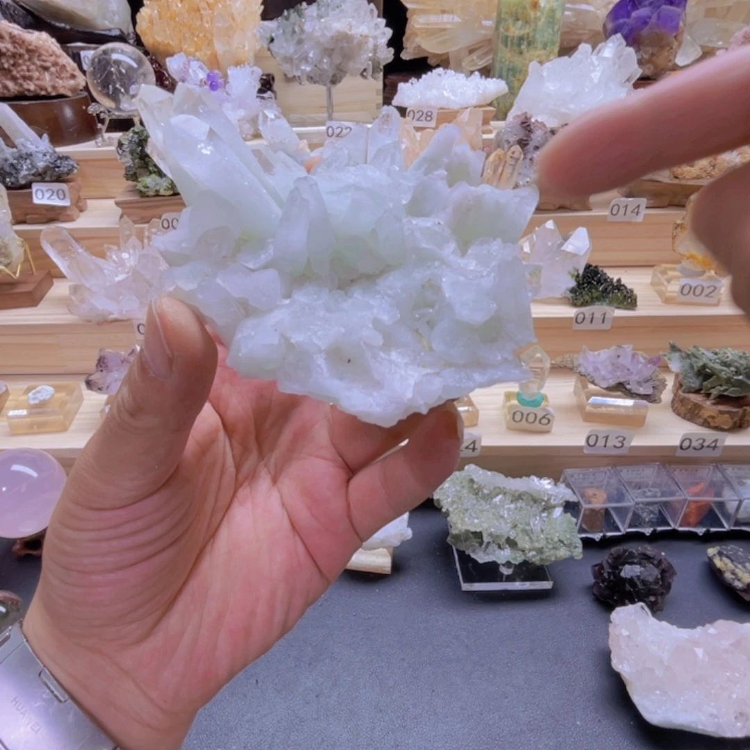 C***y石材天然水晶家居装饰家居摆件