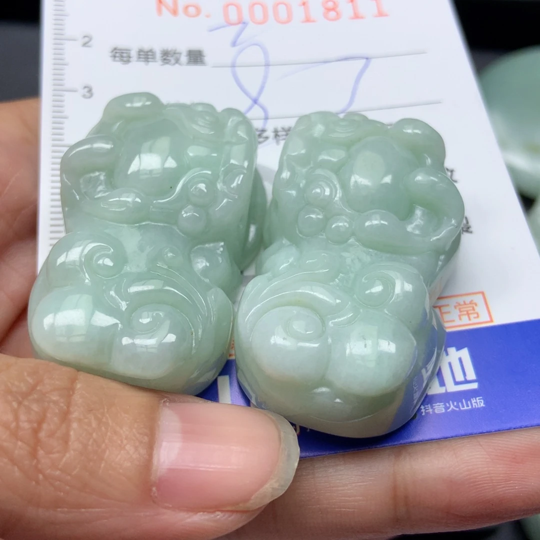 翡翠颈饰未镶嵌天然翡翠