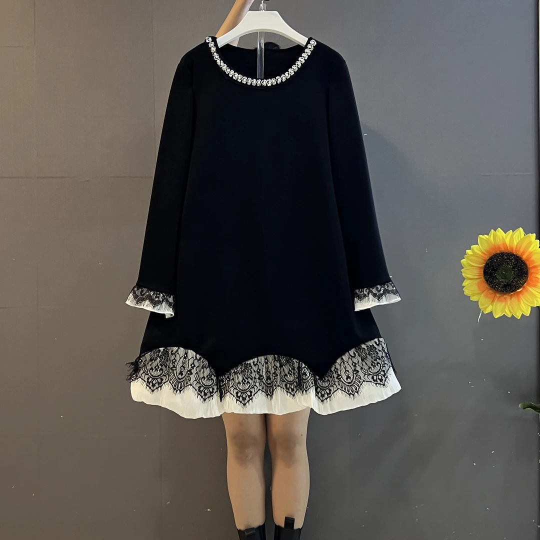 秋季新款欧货新款时尚钉珠拼接蕾丝遮肚显瘦大码连衣裙