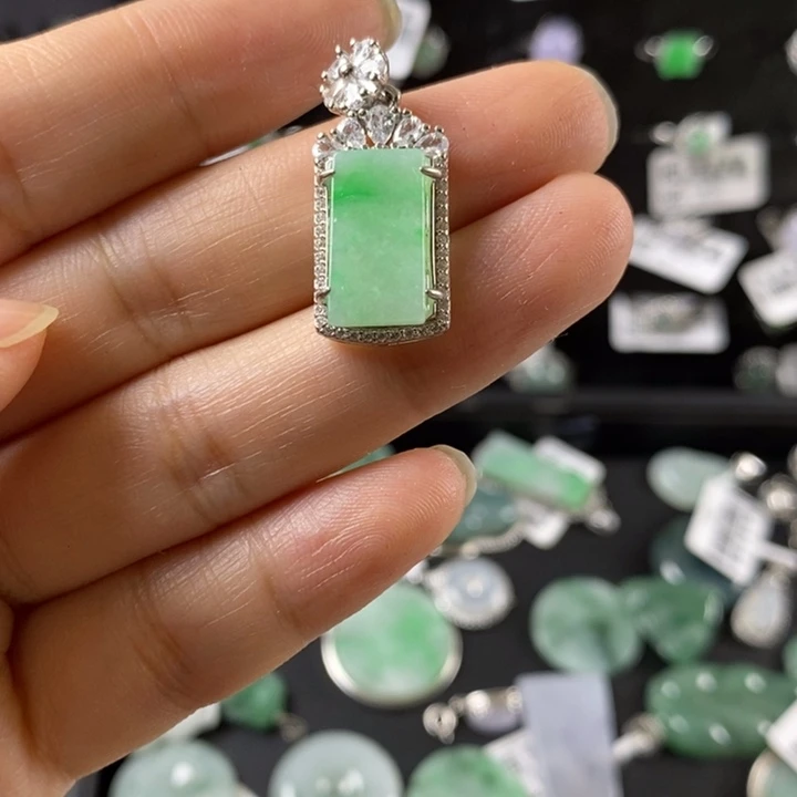 翡翠未镶嵌颈饰颈饰未镶嵌翡翠