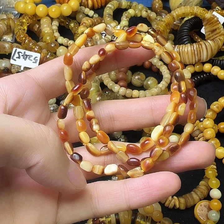 ****娜琥珀未镶嵌珠宝奇石