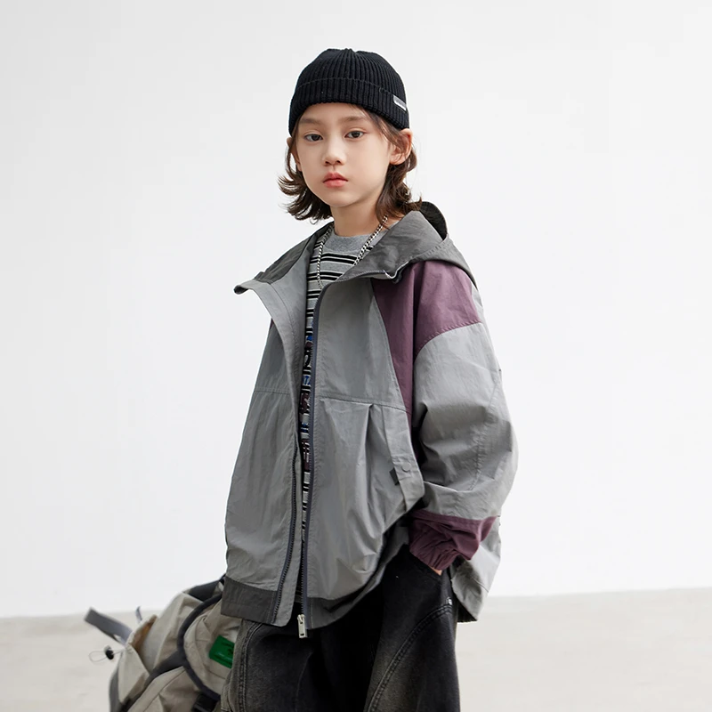 男童撞色外套春秋款2025新款儿童冲锋衣防水中大童连帽夹克上衣潮