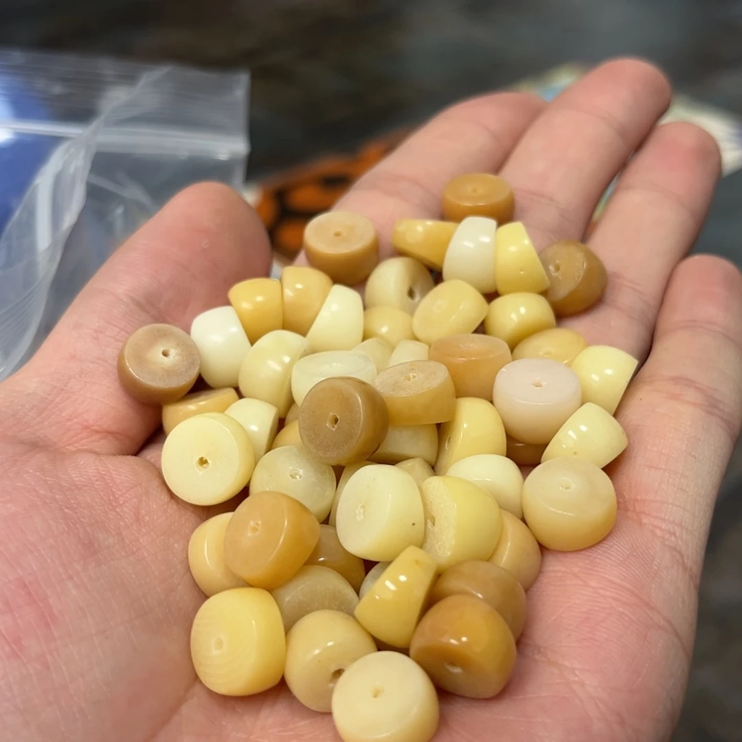 【闪购商品】白玉菩提吊坠z12/108颗风化大肠微瑕