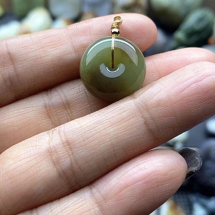 颈饰未镶嵌和田玉（糖玉）