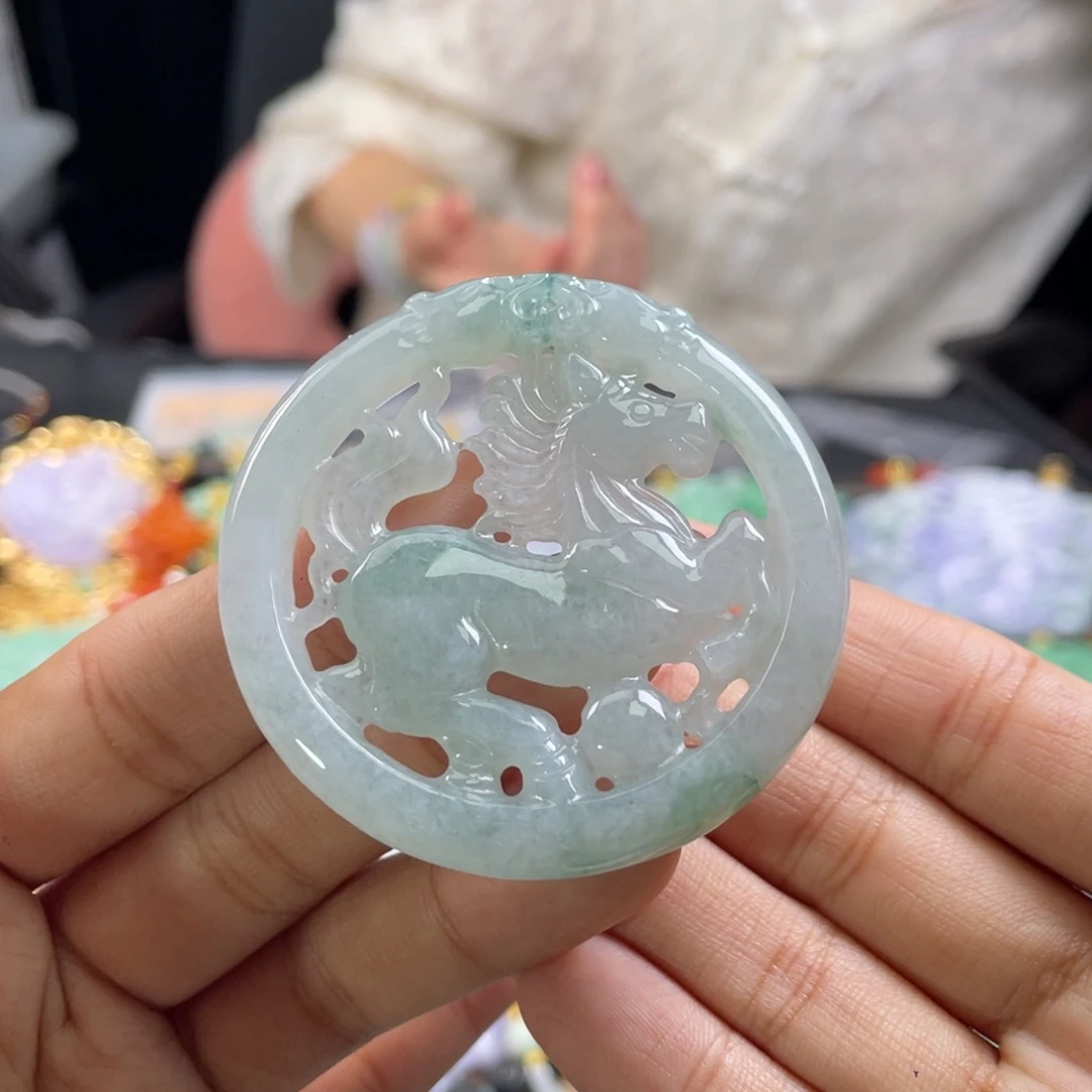 英***子翡翠未镶嵌颈饰代编织