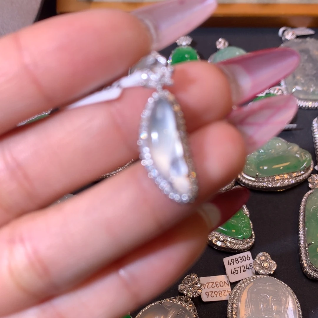 翡翠吊坠(不含链)18K金镶嵌