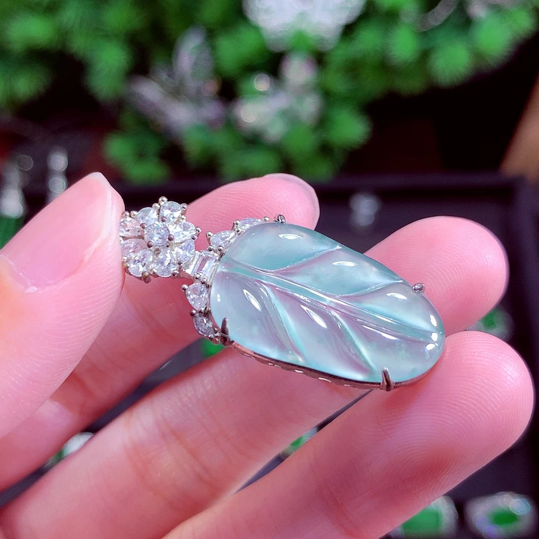 颈饰未镶嵌翡翠天然