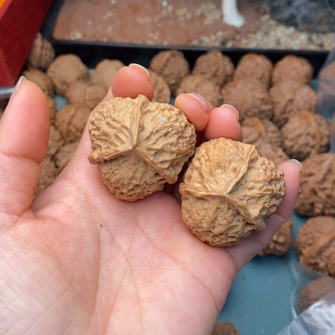 吊坠文玩核桃铁三棱1