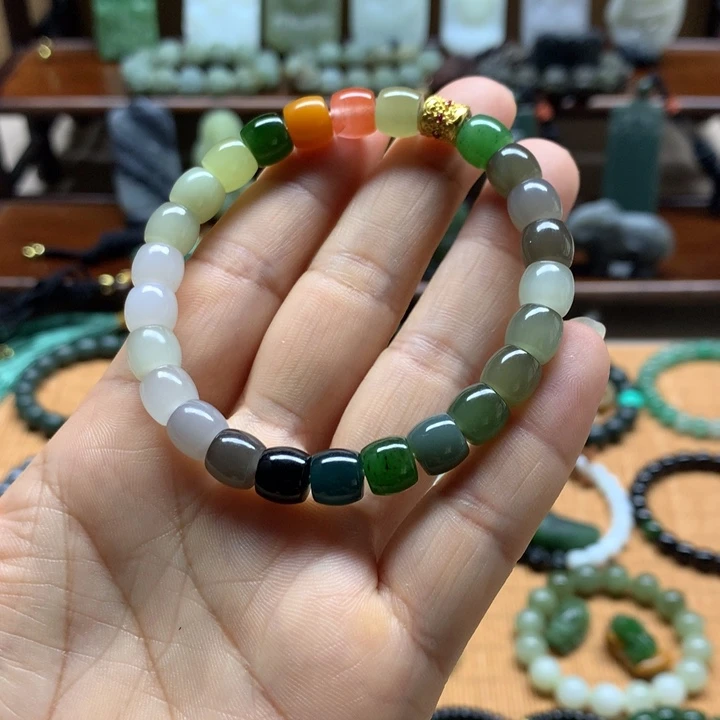 和田玉未镶嵌颈饰沐*