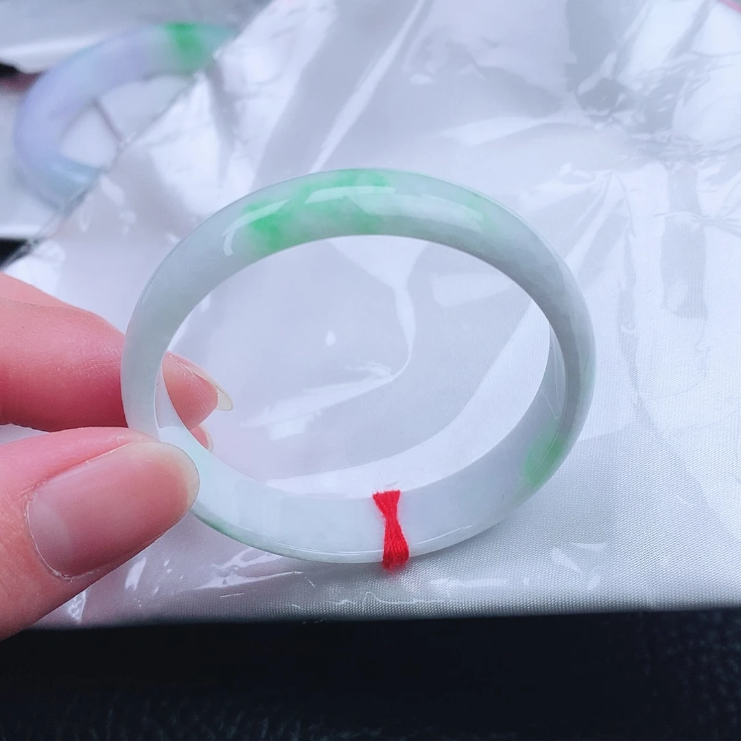 翡翠未镶嵌手镯。。。