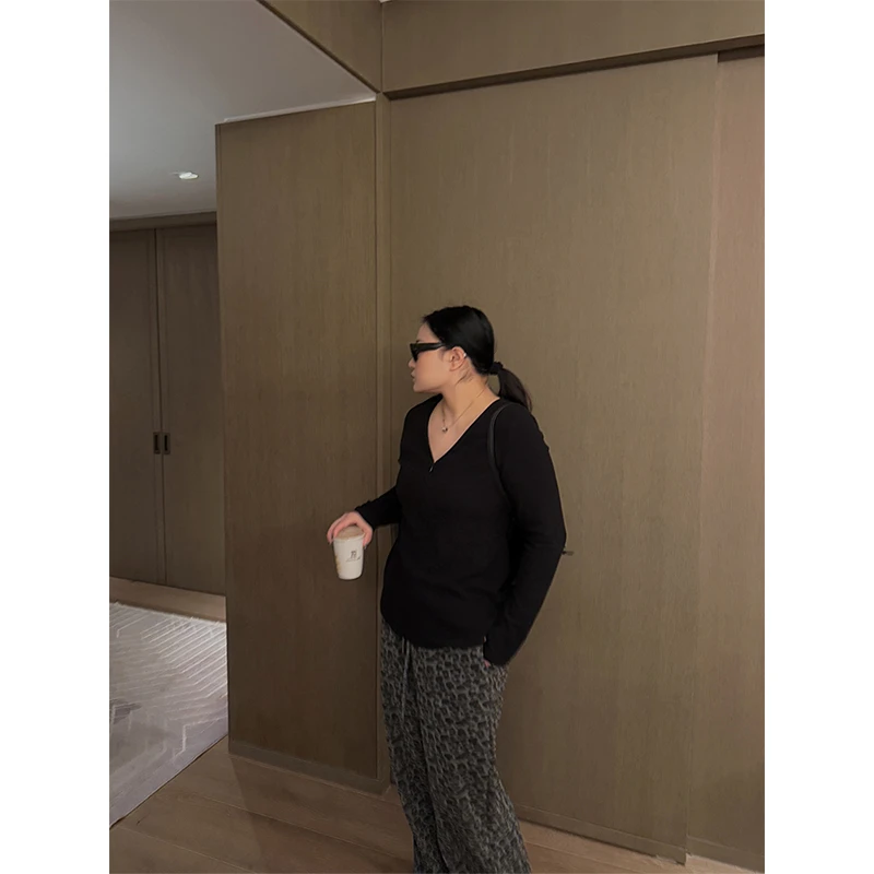 铅笔小鑫大码女装显瘦V领半拉链长袖T恤