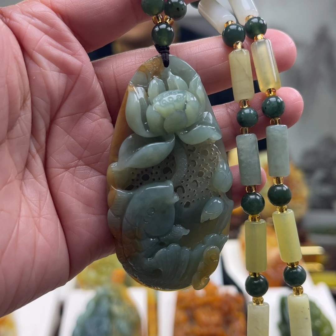 岫玉未镶嵌颈饰挂件