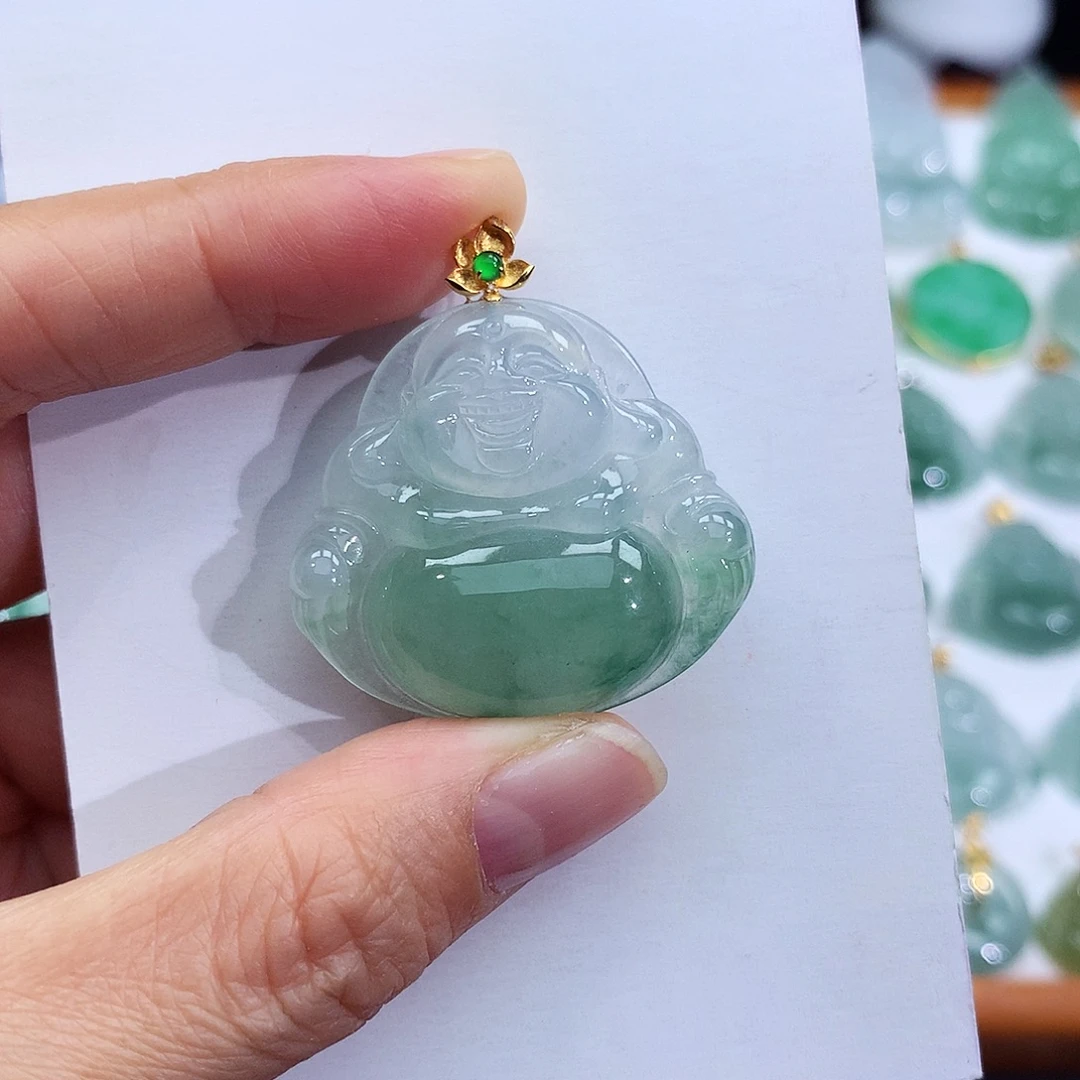 翡翠18K金镶嵌颈饰翡翠吊坠