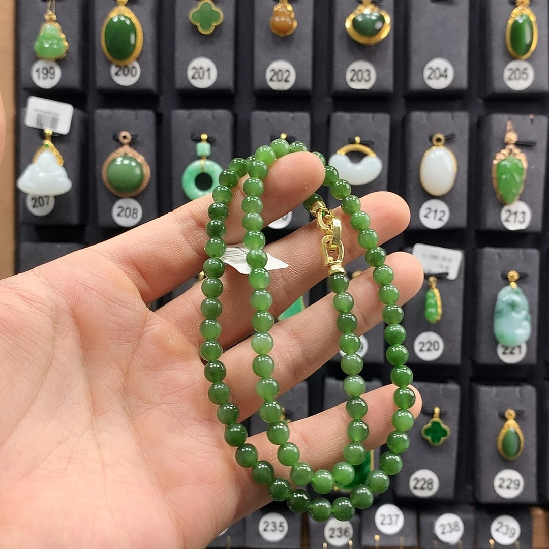 和田玉颈饰未镶嵌