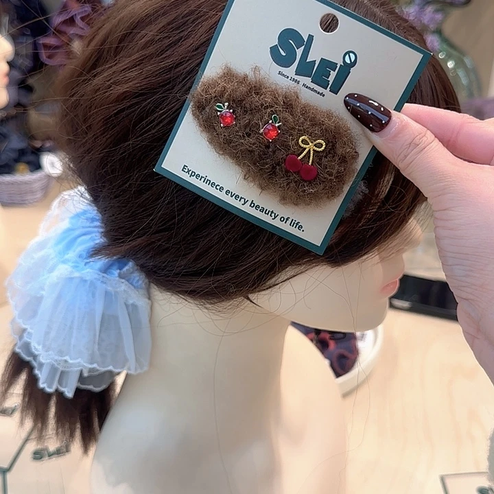 深棕色樱桃掰掰夹