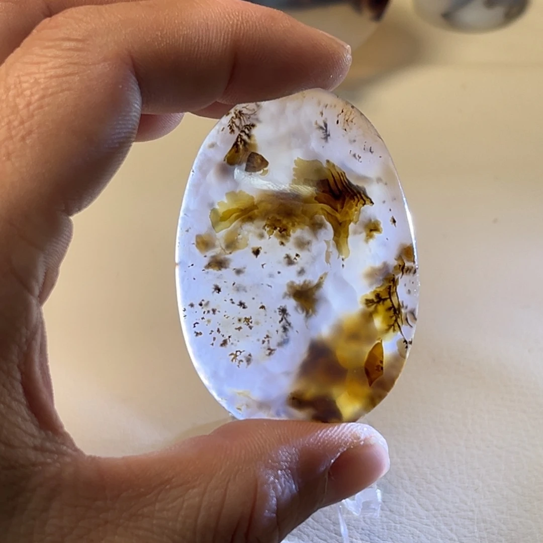 Q***Q玛瑙/玉髓未镶嵌颈饰