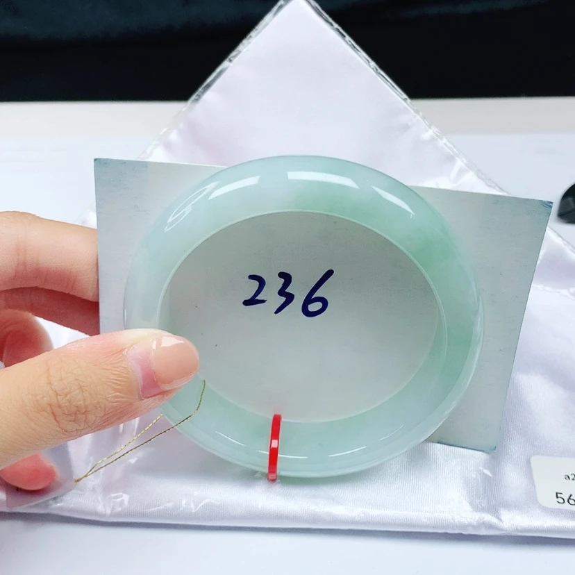 【闪购商品】翡翠手镯未镶嵌56.8圈