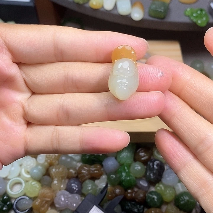 未镶嵌和田玉挂件