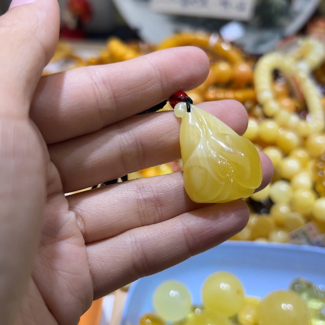 琥珀珠宝奇石未镶嵌