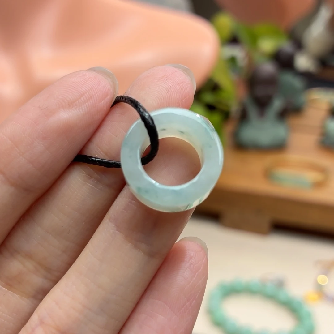 翡翠未镶嵌颈饰吊坠