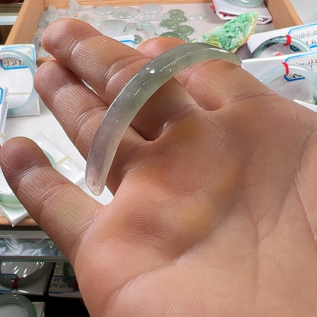 翡翠颈饰未镶嵌慧*?手牌