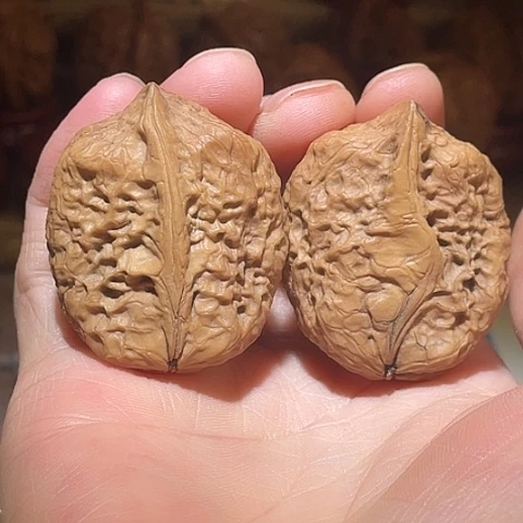 文玩核桃把件半壁带彩35