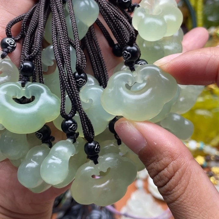 蛇纹石玉合金颈饰