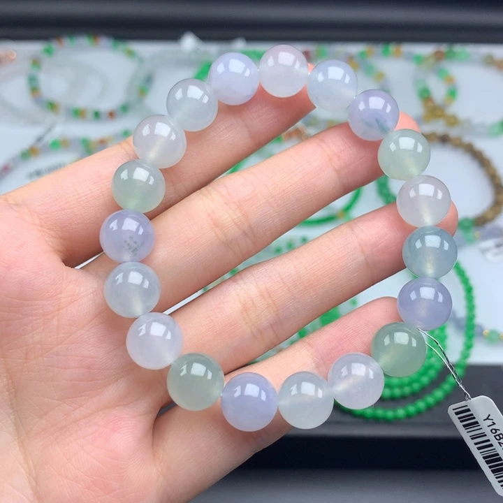 毛衣链未镶嵌翡翠是
