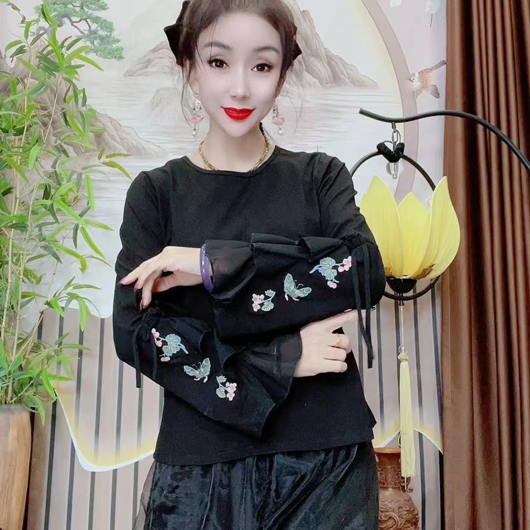 民族风蝴蝶刺绣款打底上衣9308