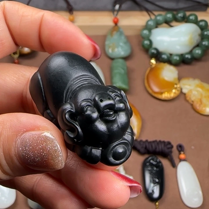 和田玉颈饰未镶嵌回**年