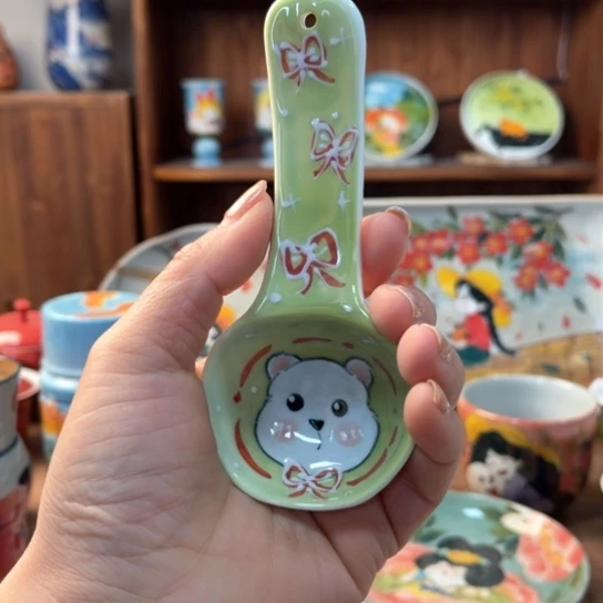 炉景德镇釉下手绘陶瓷。