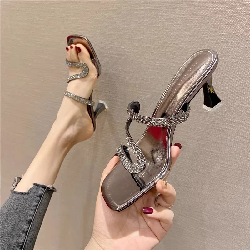 2025年夏季新款水钻高跟鞋女细跟中跟露趾凉拖一字扣带懒人凉鞋女