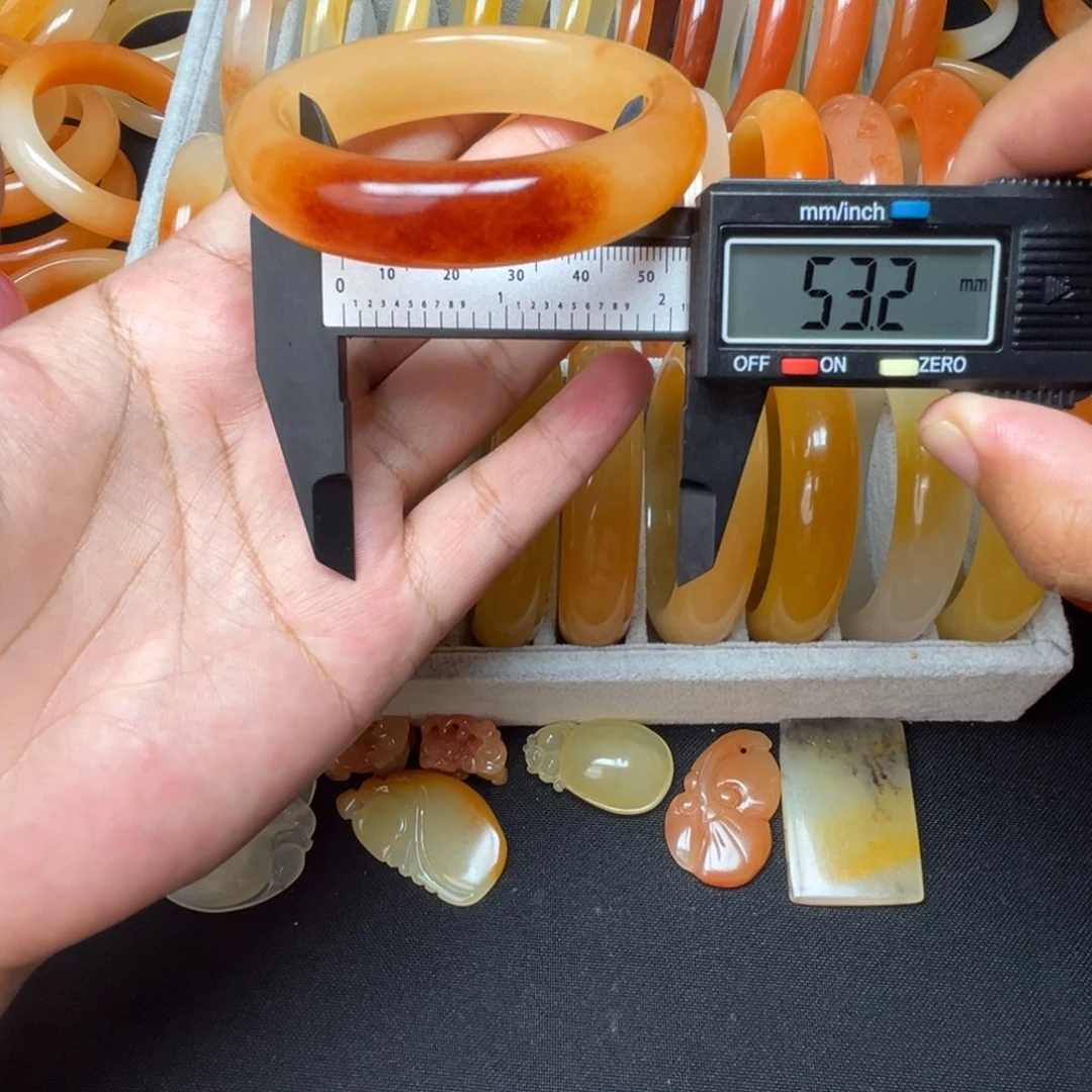 石英质玉（黄龙玉）未镶嵌手镯