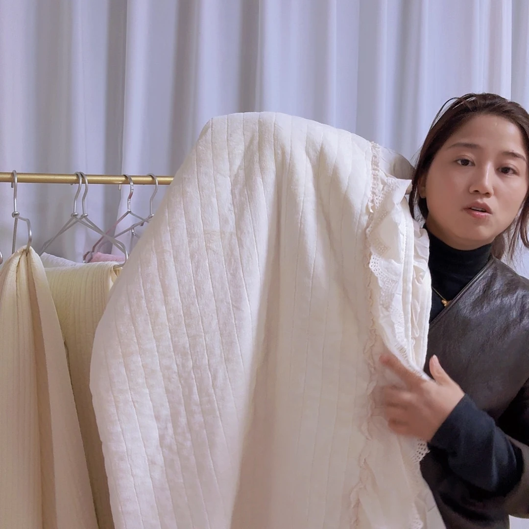 鸽***子棉奶白色床盖三件套宽条绒