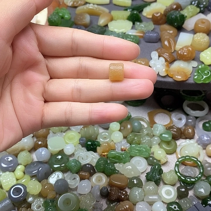 未镶嵌和田玉挂件