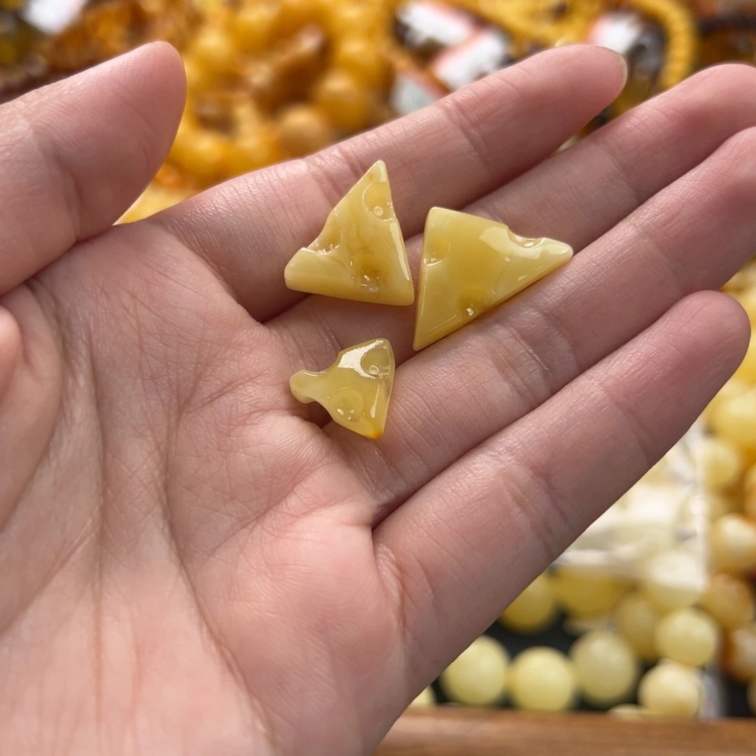未镶嵌琥珀珠宝奇石