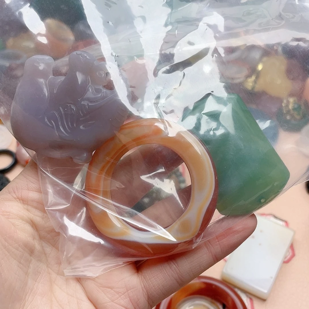 玛瑙/玉髓颈饰合金我***呆